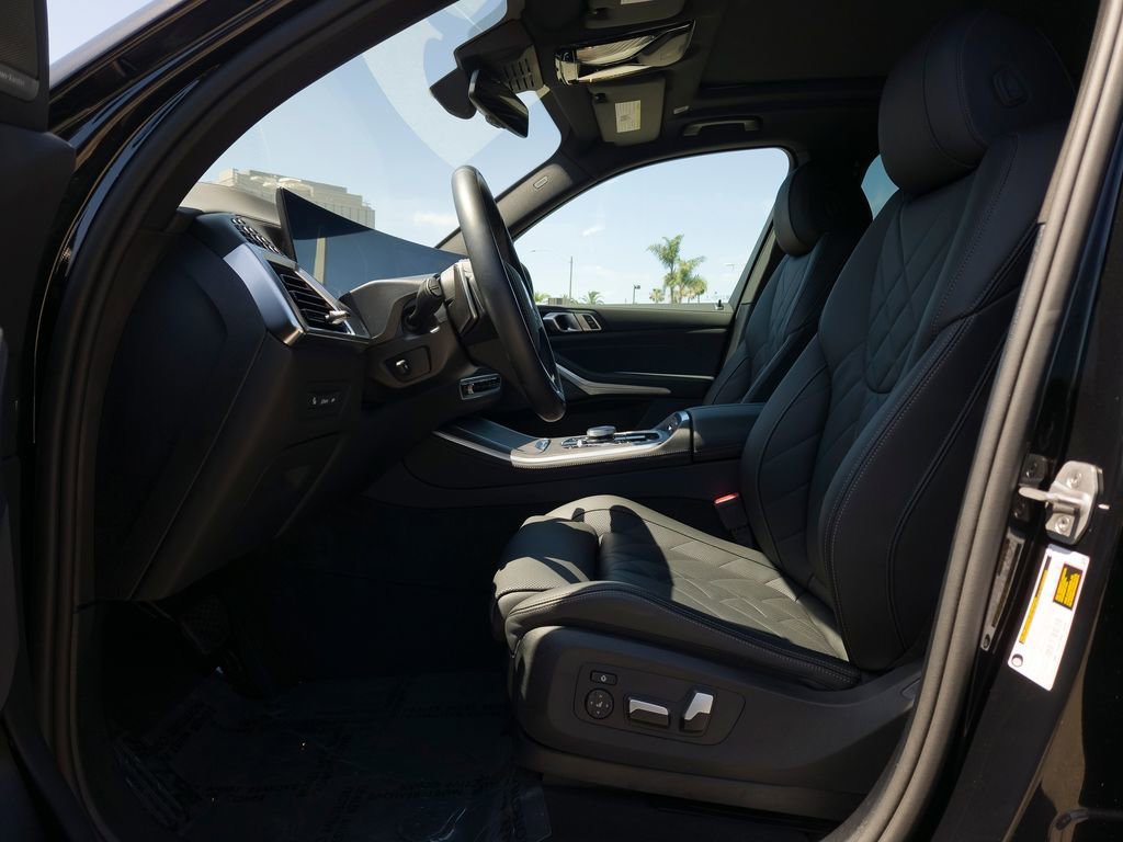 Used 2026 Black Sapphire Metallic BMW sDrive40i image 8