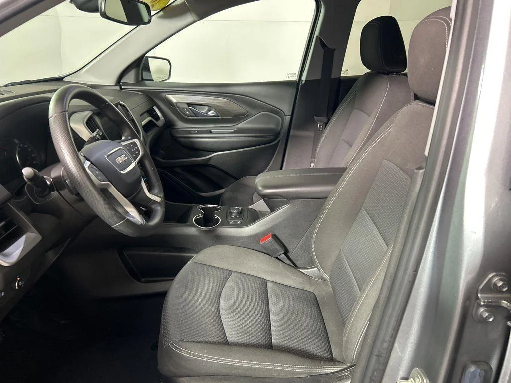 Used 2023 Sterling Metallic GMC SLE image 14
