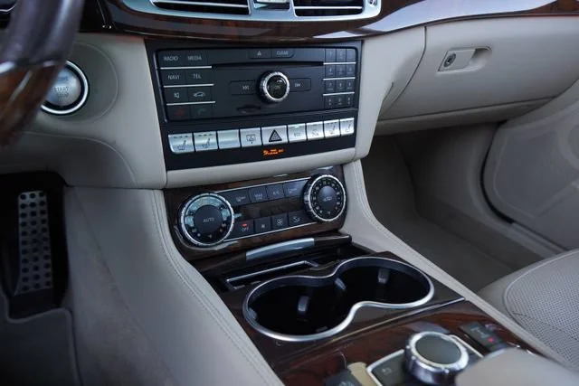 Used 2016  Mercedes-Benz CLS 550 image 23