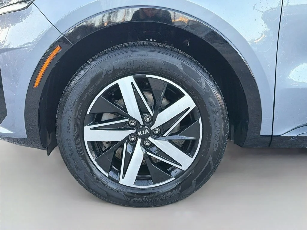 Used 2021 Silver Kia S image 42