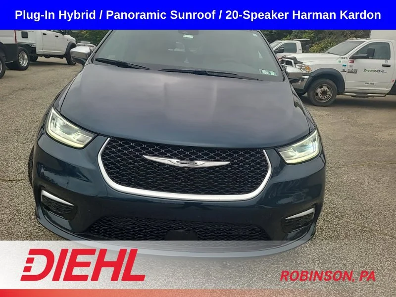 Used 2022 Blue Chrysler Pinnacle image 3