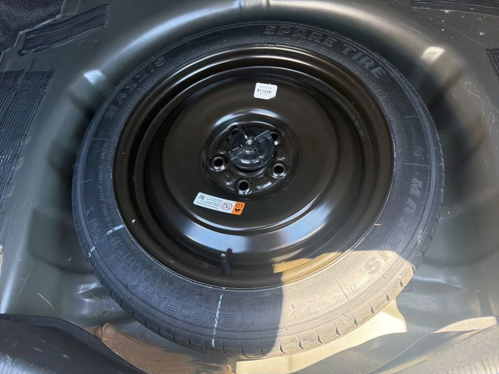 Used 2019 Gray Ford SE image 46