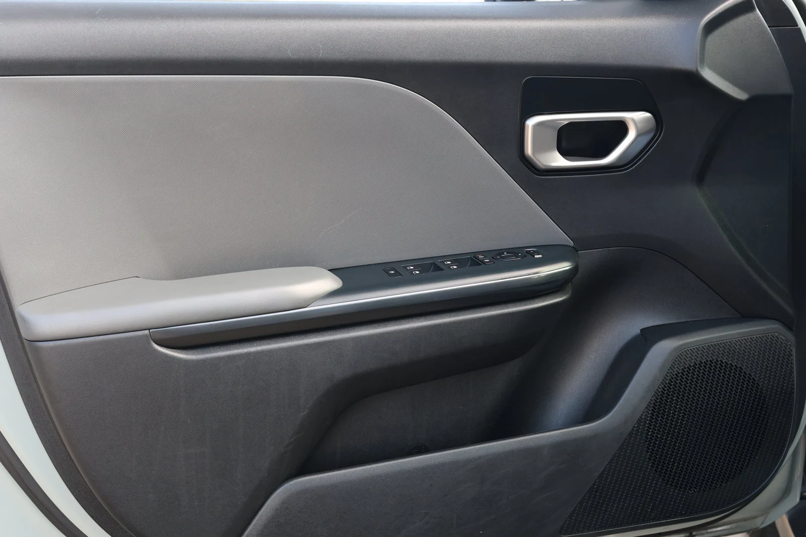 2025 Kia K4 LXS - Photo 24
