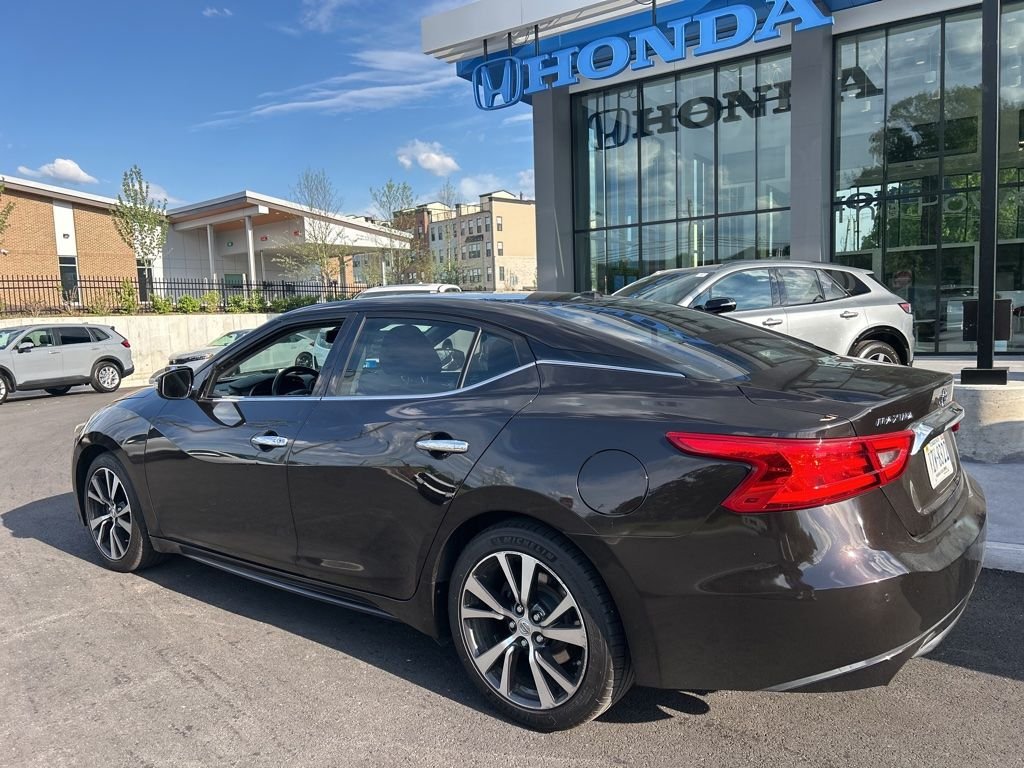 Used 2017 Bordeaux Black Nissan 3.5 SV image 3