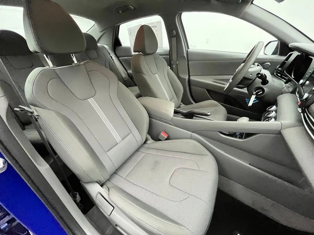 Used 2023 Blue Hyundai SE image 32