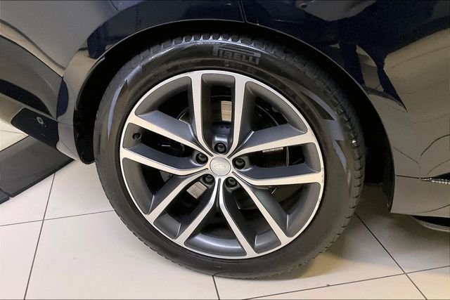 Used 2024 Blue Land Rover SE image 8