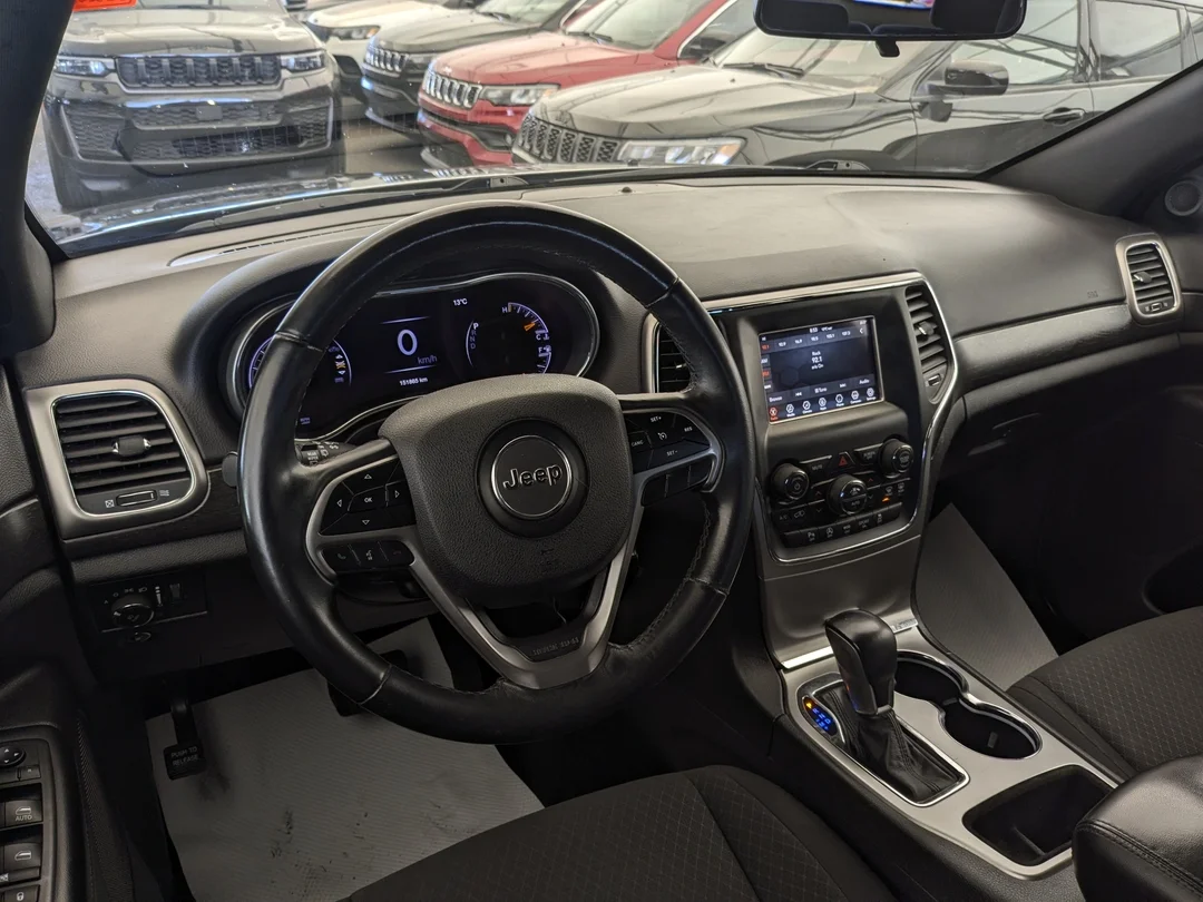 Used 2018 Black Jeep Laredo - - 4x4 - 3.6L Pentastar V6 - Quadra-Trac I 4x4 - Keyless Go - ParkView & ParkSense & More! image 24