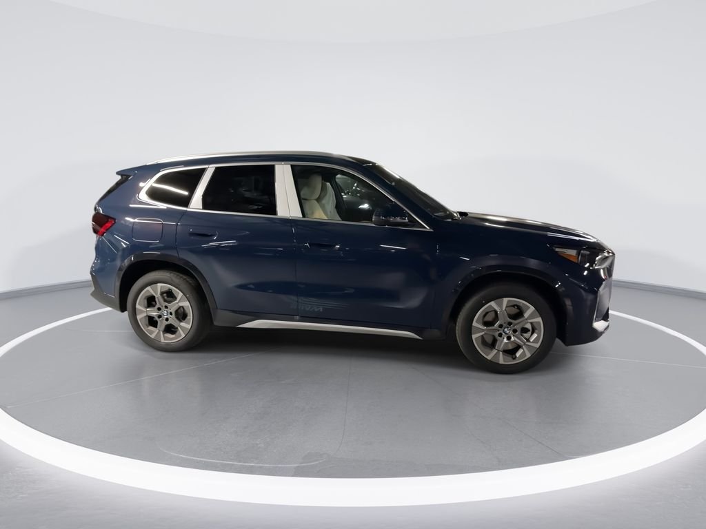 Used 2026 Blue BMW xDrive28i image 9