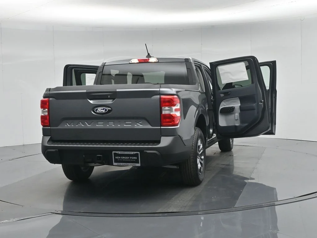 New 2026 Carbonized Gray Metallic Ford XLT image 53