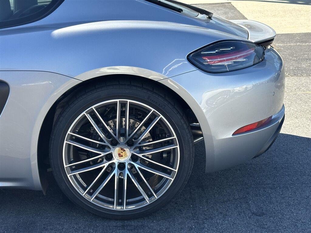 Used 2024  Porsche Style Edition image 36