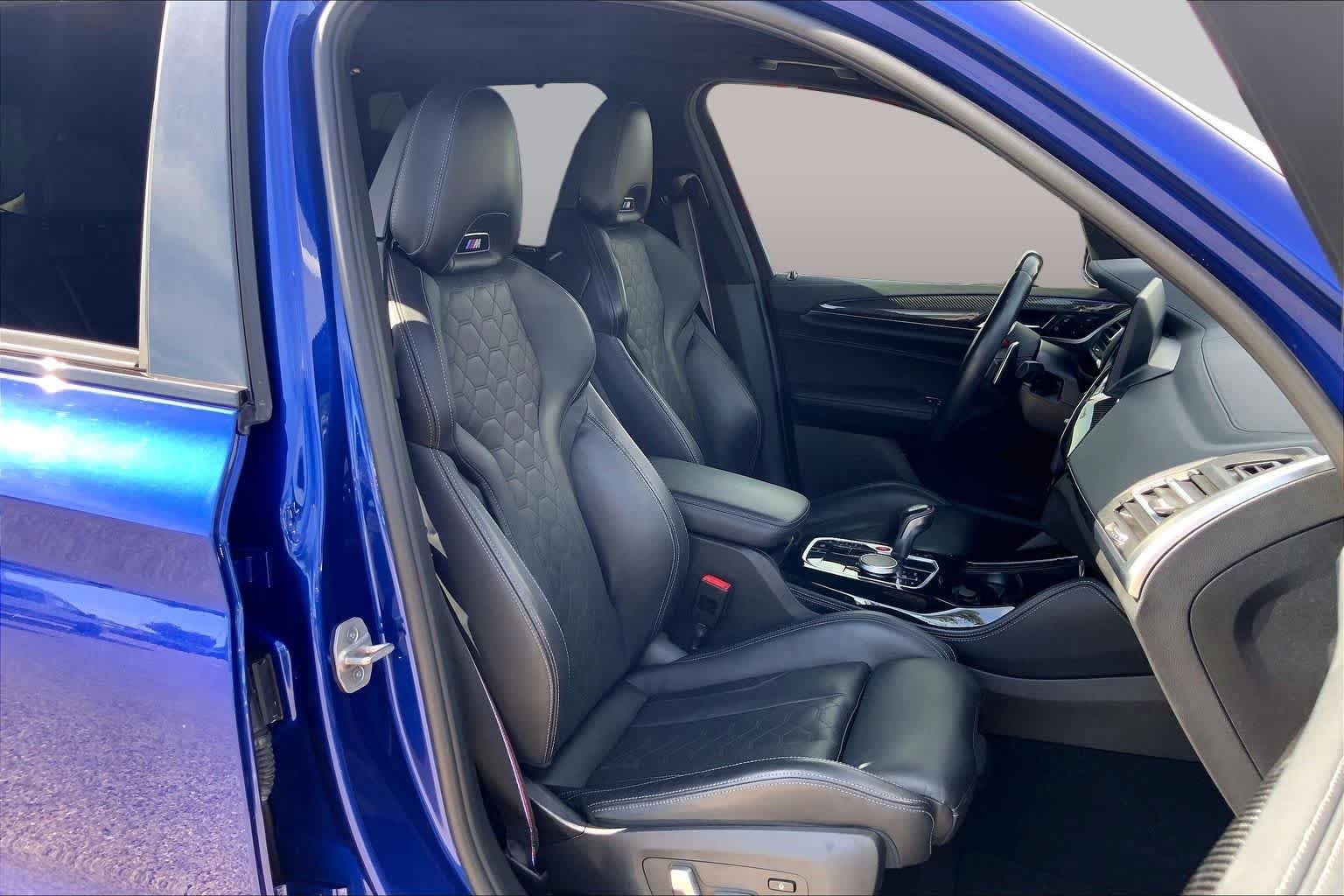 Used 2022 Marina Bay Blue Metallic BMW  image 9