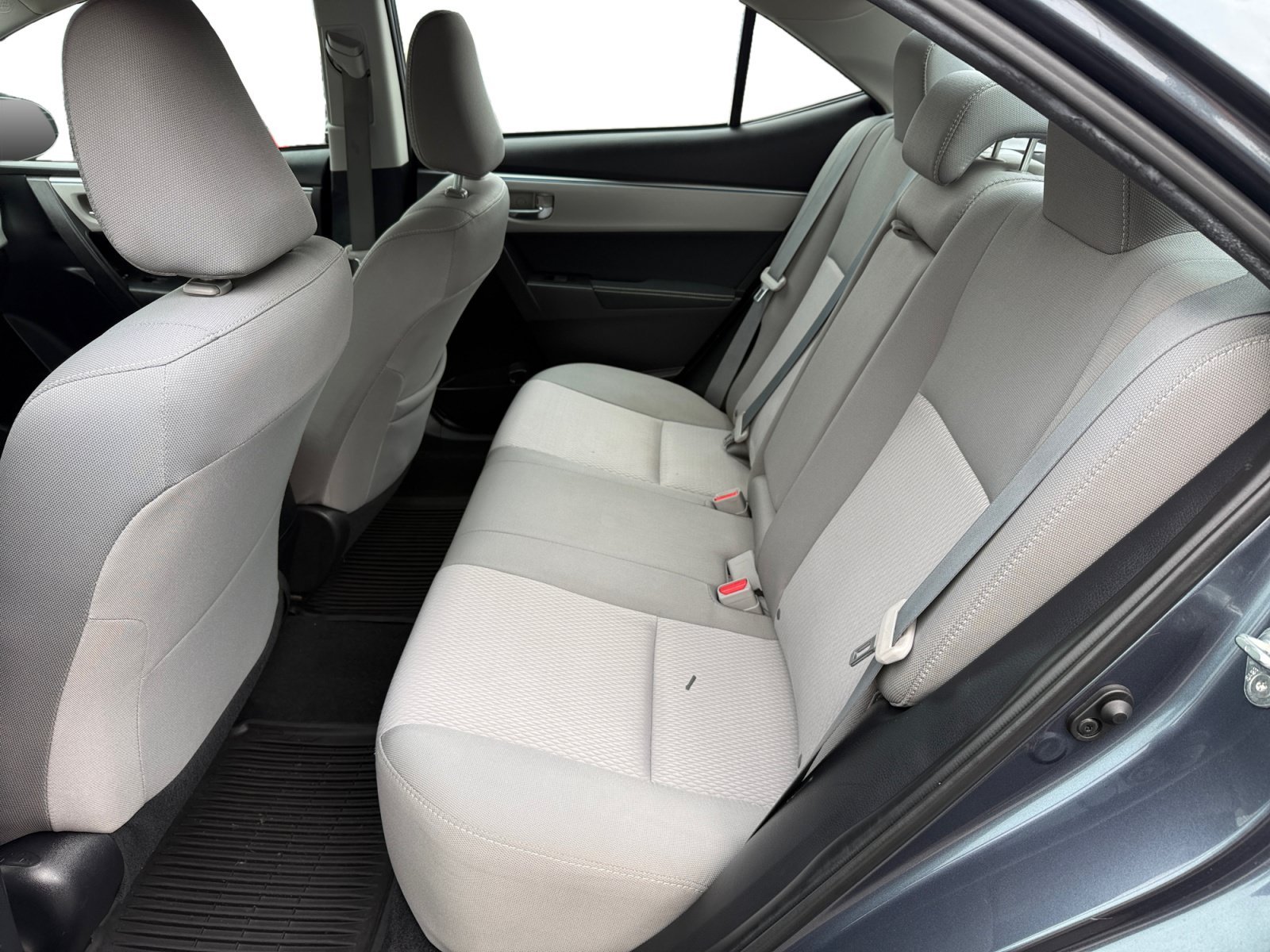 Used 2015 Slate Metallic Toyota LE image 16