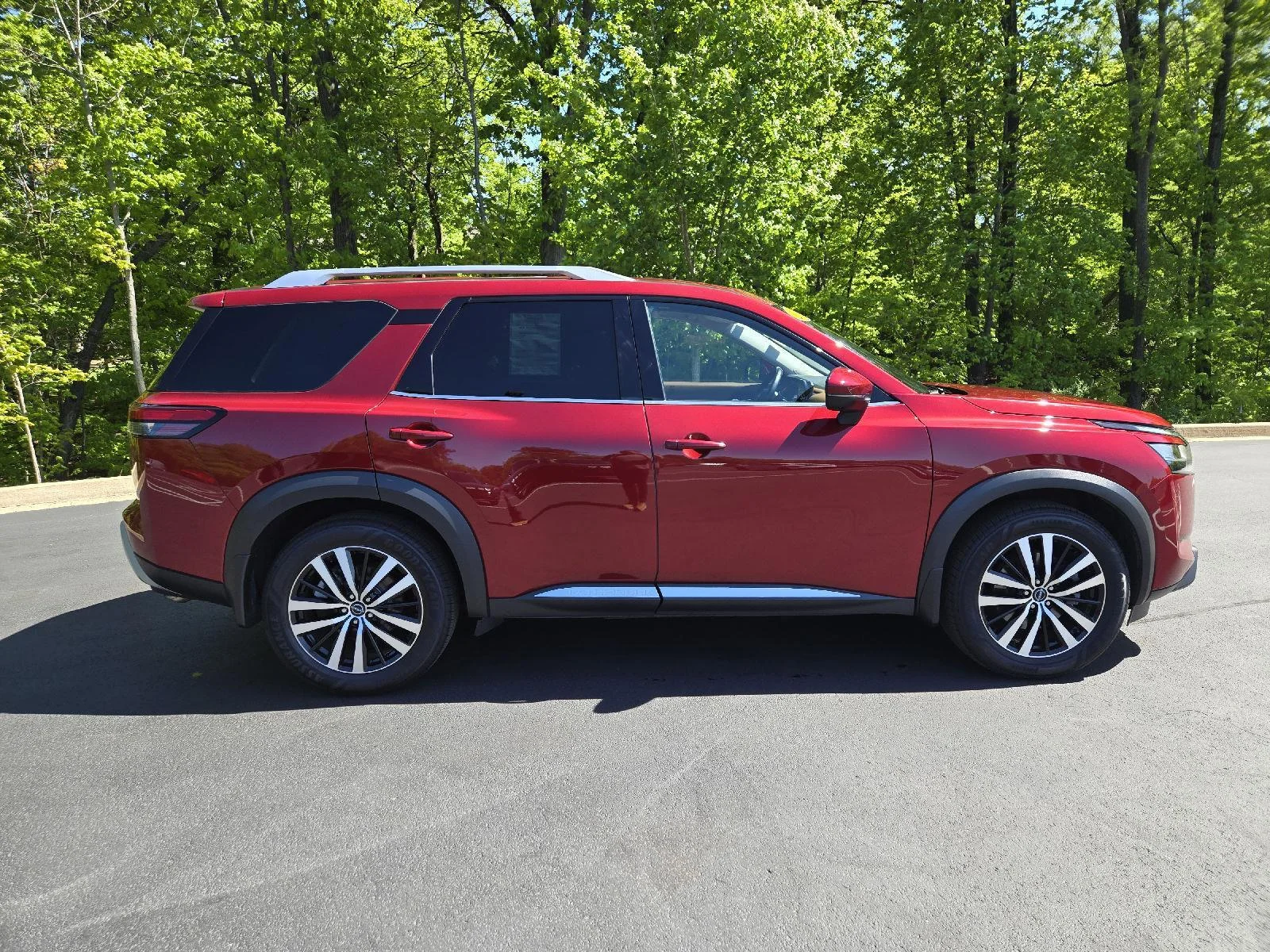 Used 2024 Scarlet Ember Nissan Platinum image 2