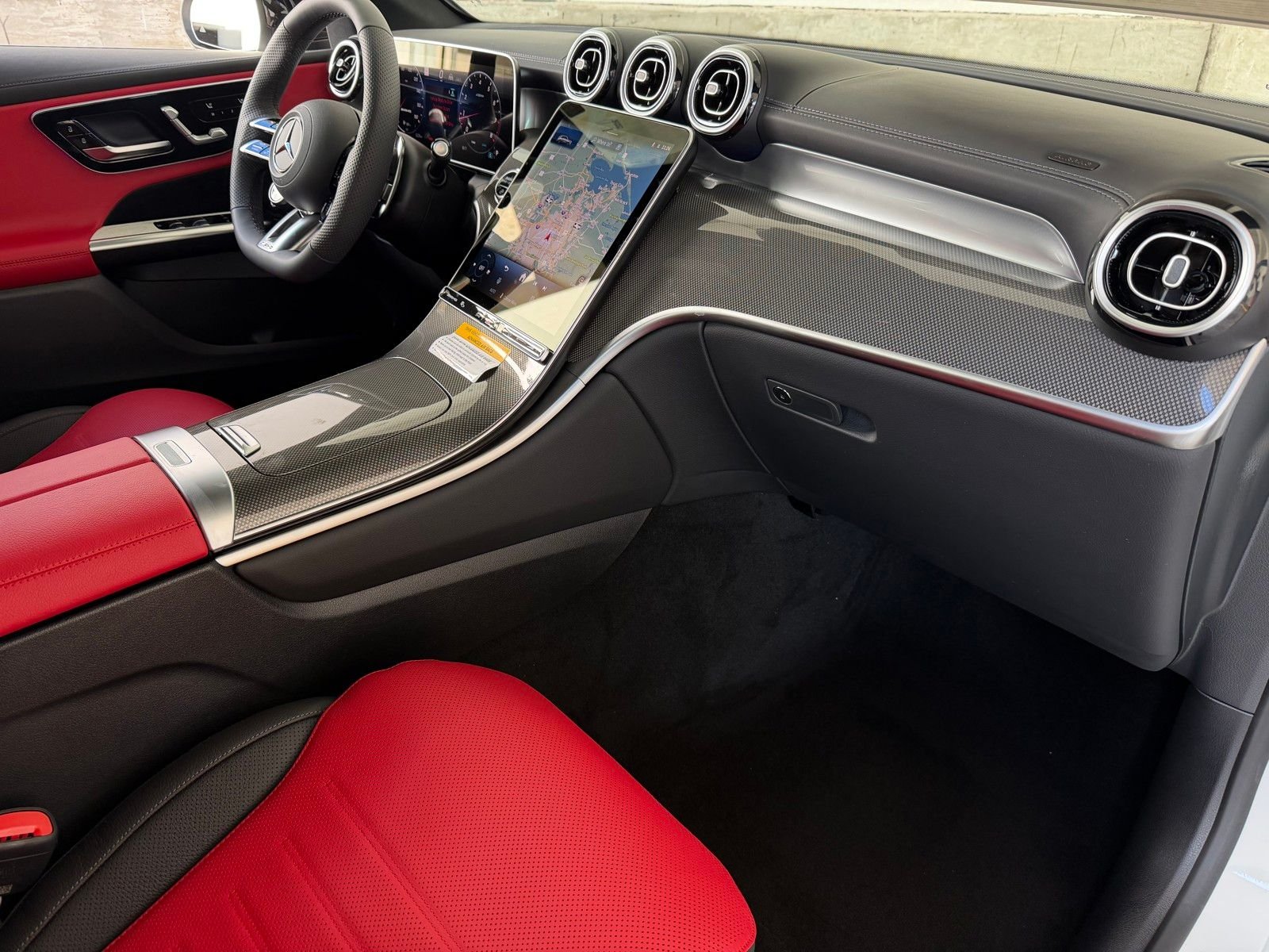 New 2026 Polar White Mercedes-Benz AMG® GLC 43 4MATIC® SUV image 15