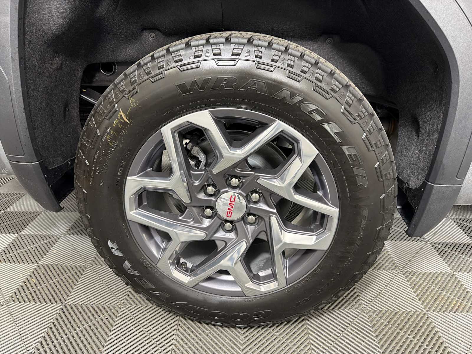 2026 GMC Sierra 1500 SLT - Photo 15