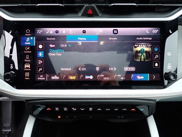 New 2026 Diamond Black Crystal Pearl-Coat Exterior Paint Jeep Limited image 21