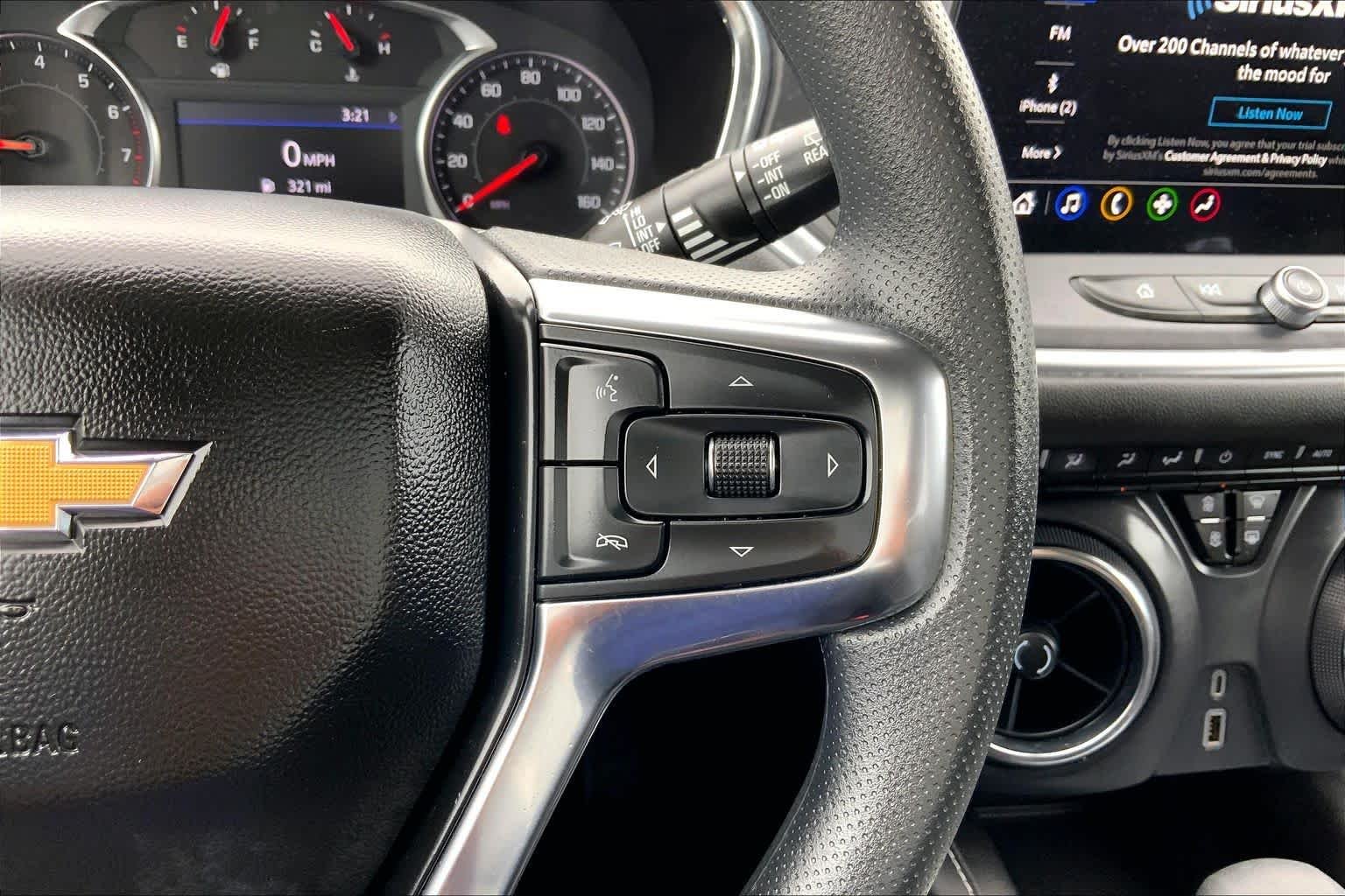 Used 2025 Summit White Chevrolet LT image 24