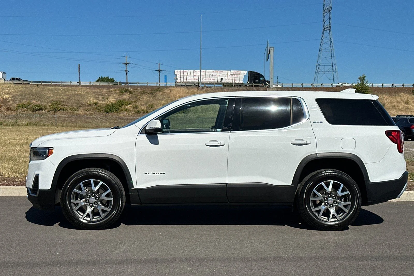 Used 2022 White GMC SLE image 6