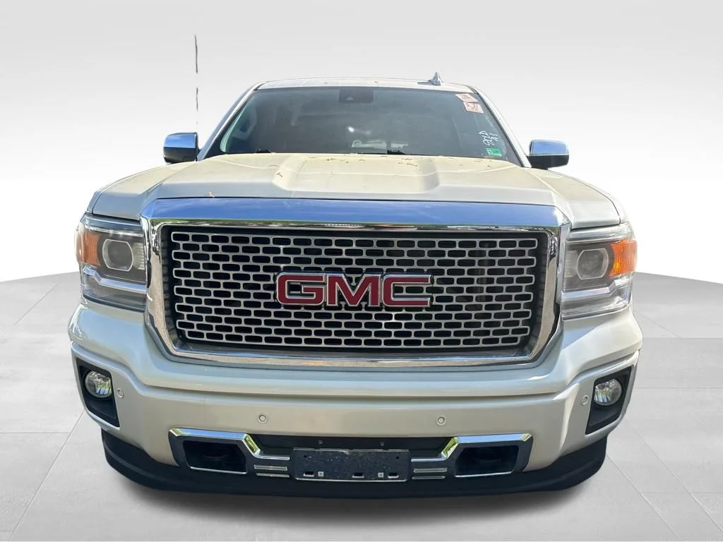 Used 2015 White GMC Denali image 3
