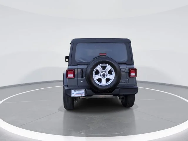 Used 2020 Gray Jeep Sport S image 7