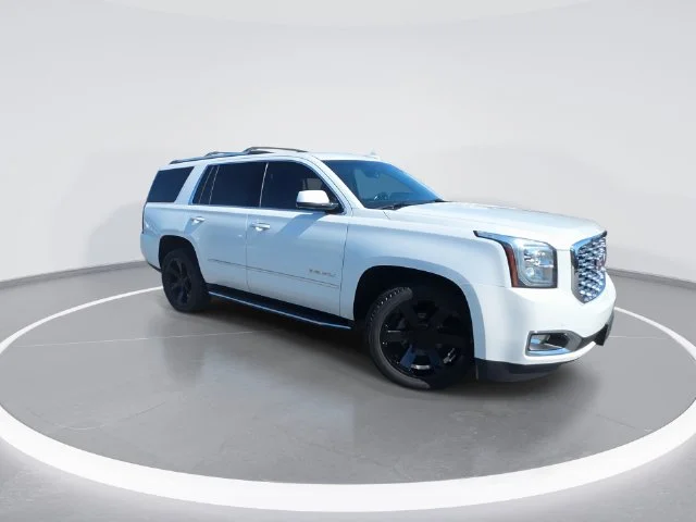 Used 2019 White GMC Denali image 2