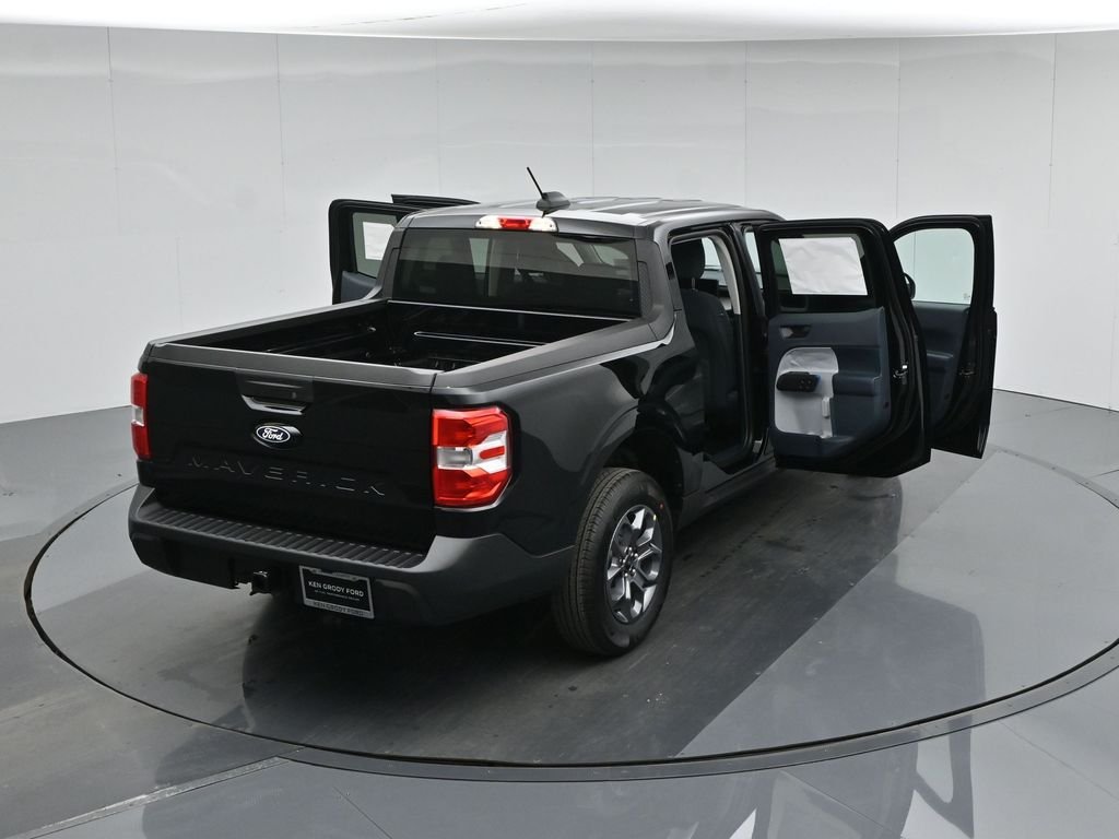New 2026 Shadow Black Ford XLT image 34
