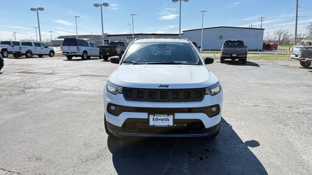New 2026 Bright White Clearcoat Jeep Latitude image 2
