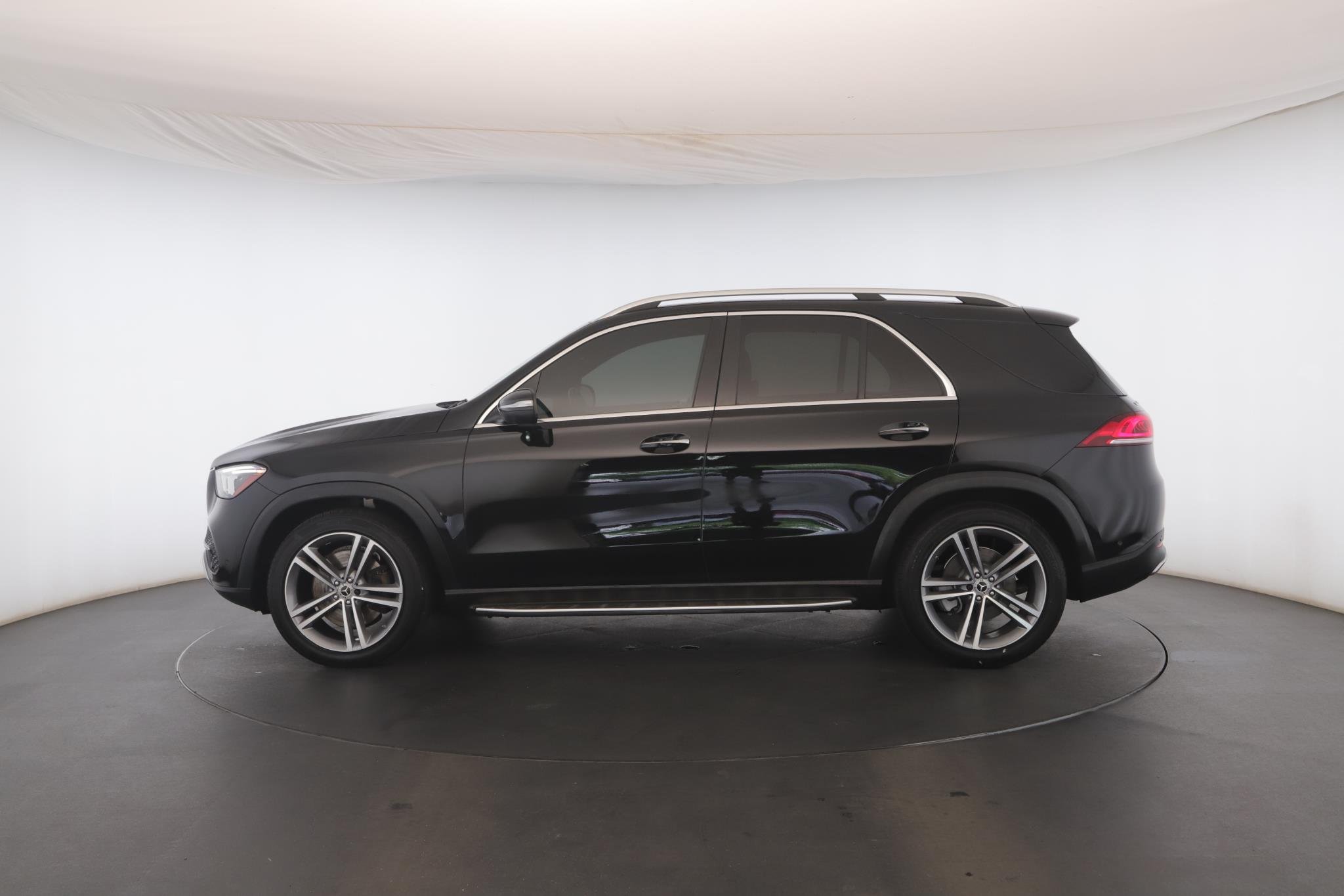 Used 2022 Black Mercedes-Benz GLE 450 4MATIC® SUV image 22