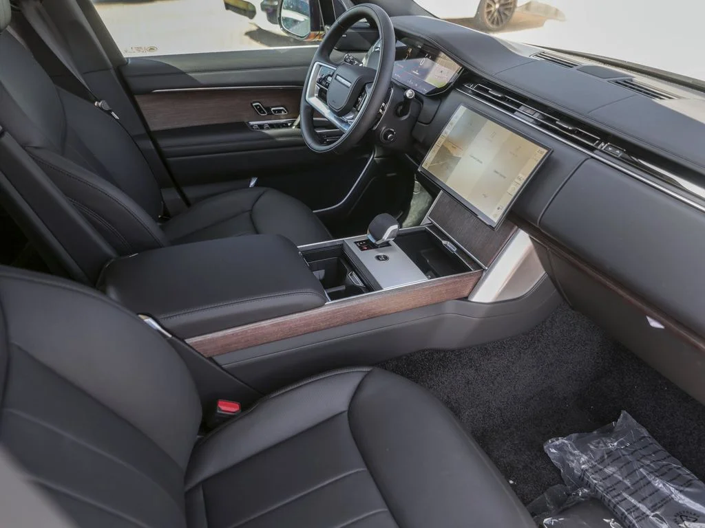 New 2025 White Land Rover SE image 33