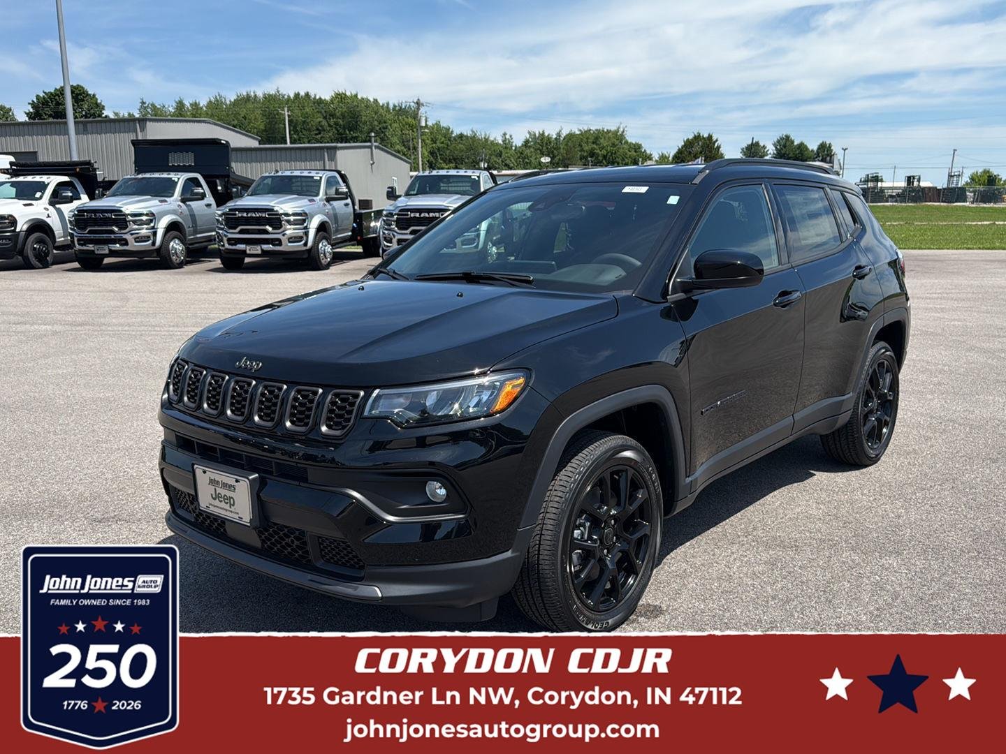 New 2026 Diamond Black Crystal Pearl-Coat Exterior Paint Jeep Latitude Altitude image 1