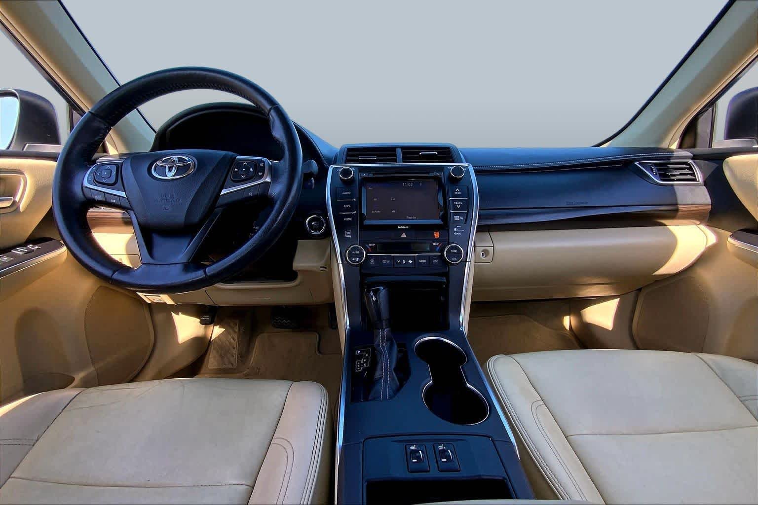 Used 2016 Super White Toyota XLE image 15
