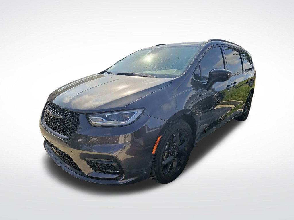 Used 2023 Gray Chrysler Touring L image 9