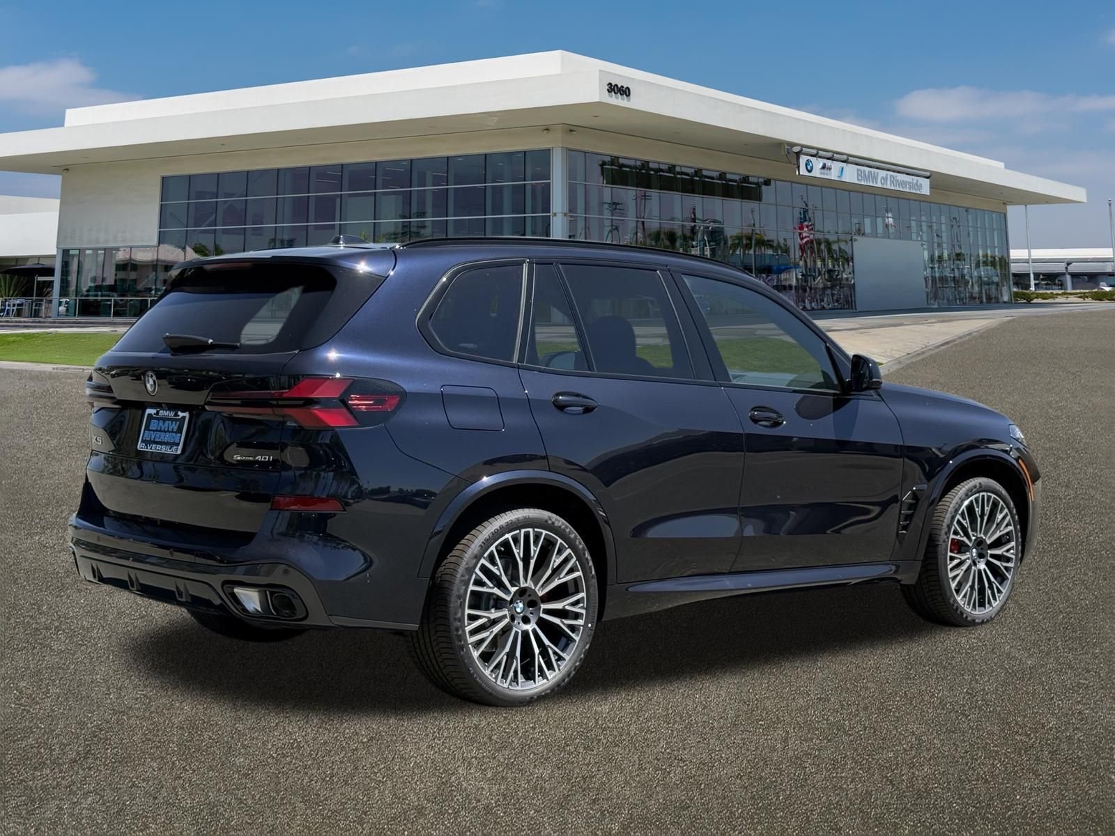 New 2026 Carbon Black Metallic BMW sDrive40i image 10