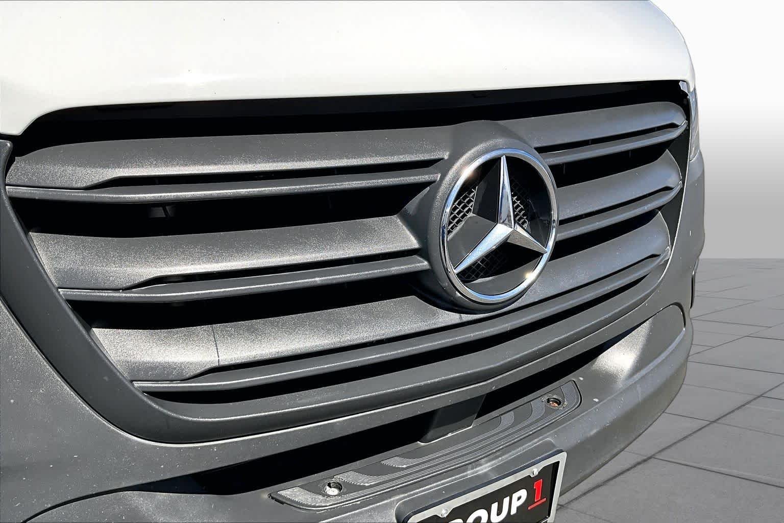 Used 2023 Arctic White Mercedes-Benz  image 30