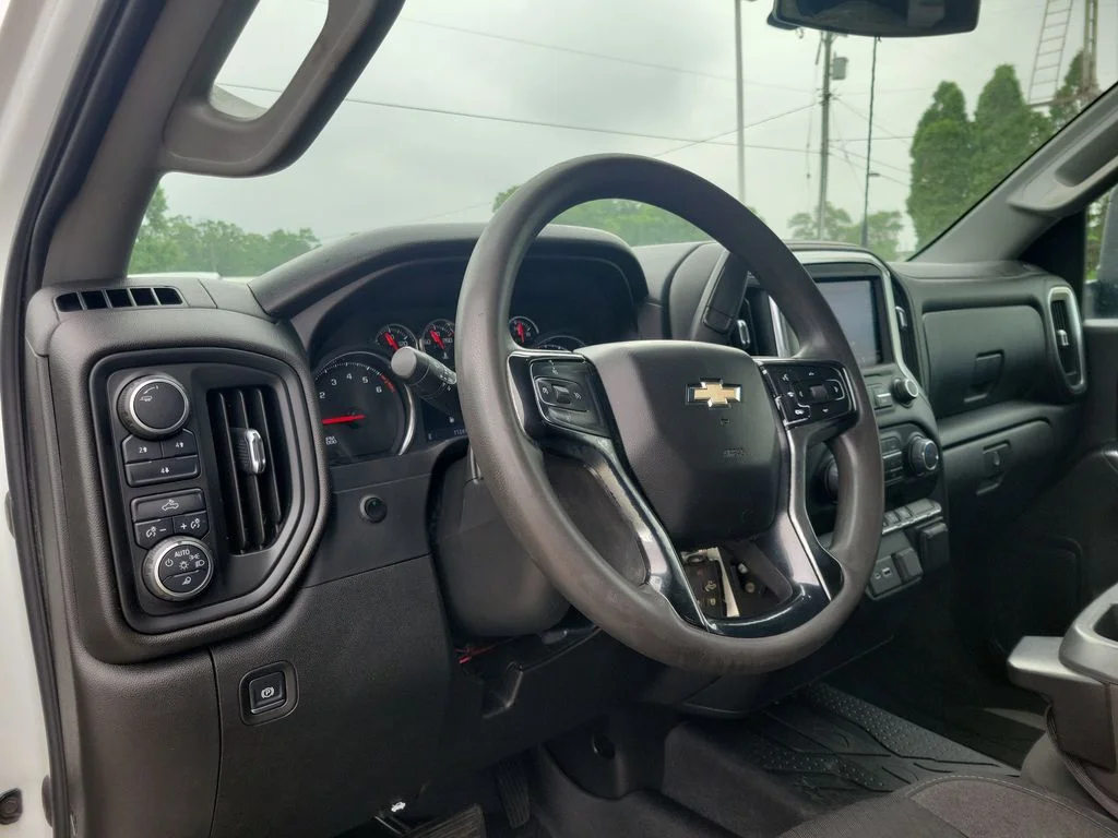 Used 2020  Chevrolet LT image 20