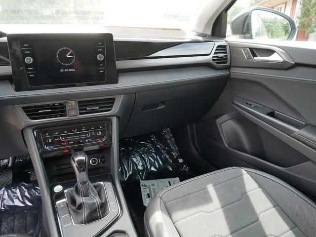 New 2026 Gray Volkswagen 1.5T SE Black image 10
