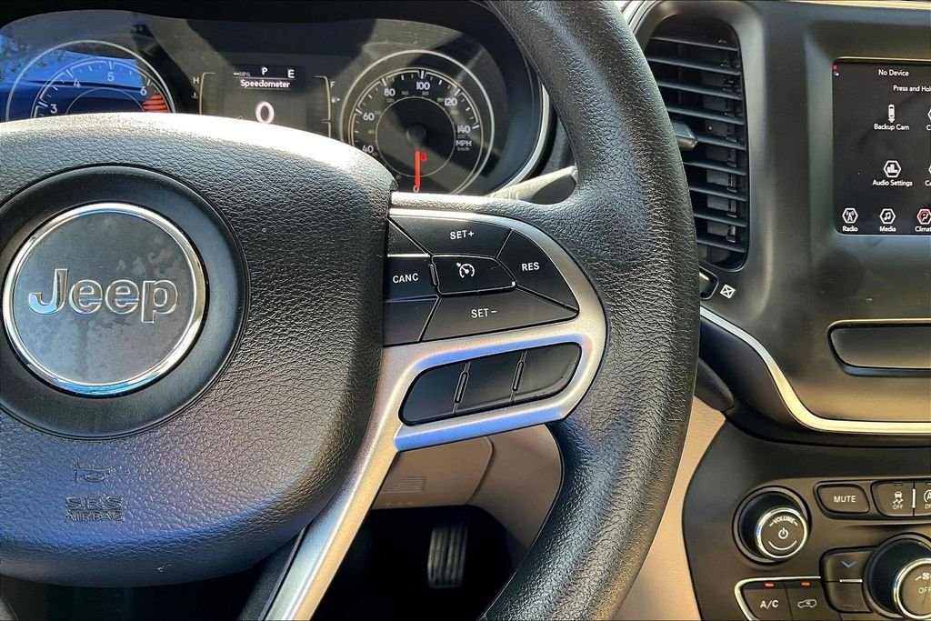 Used 2020 Red Jeep Latitude image 15