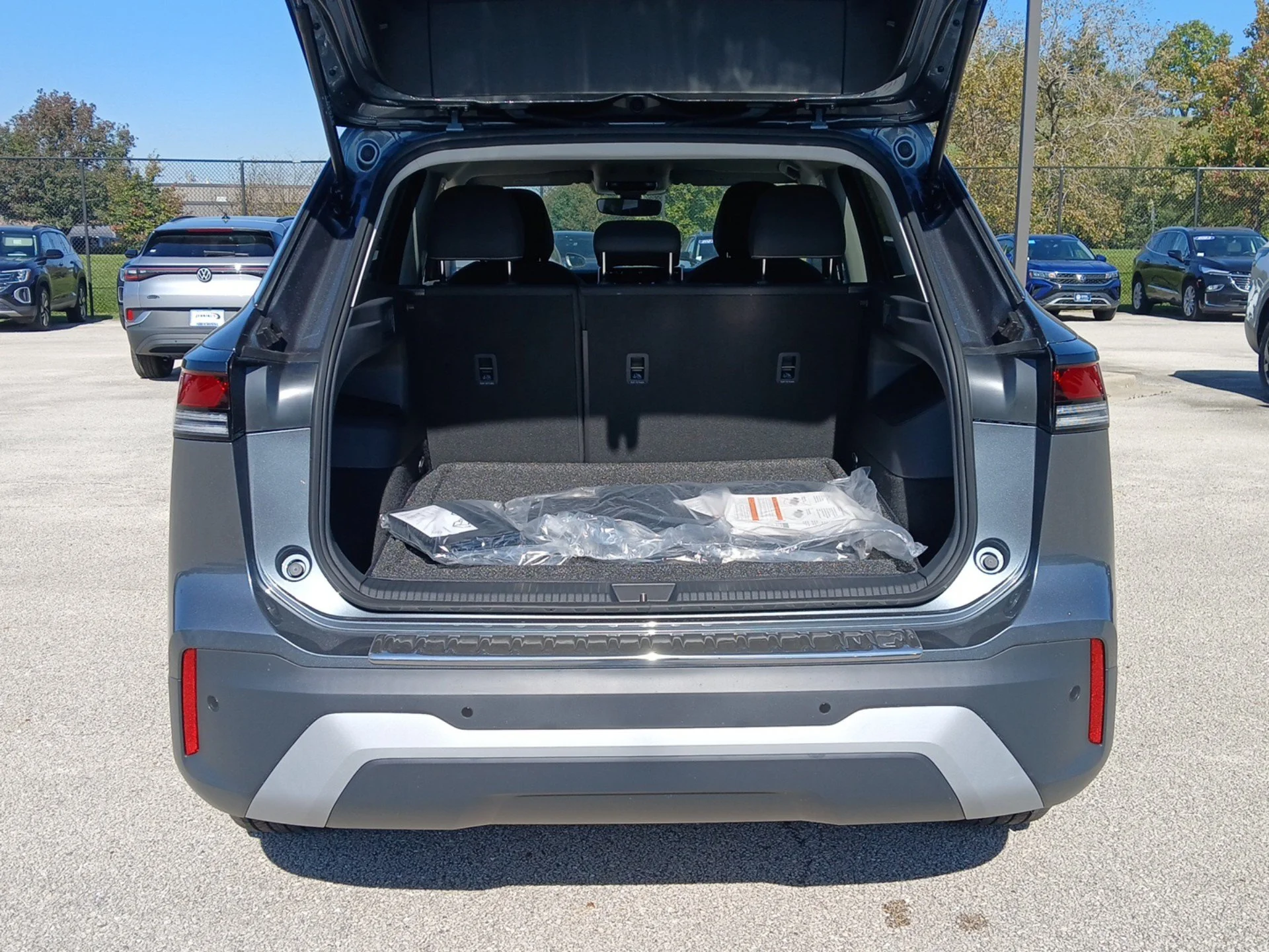 New 2026 Platinum Gray Metallic Volkswagen S image 23