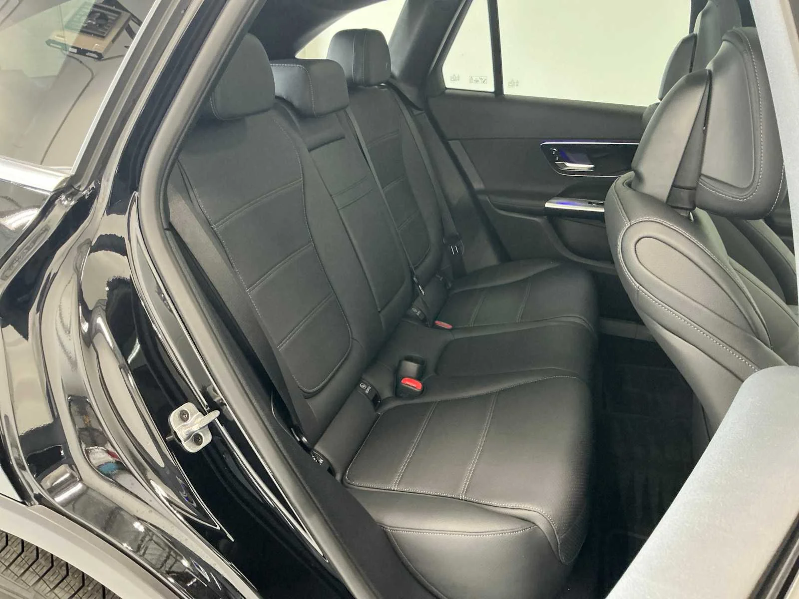 Certified Used 2026 Obsidian Black Metallic Mercedes-Benz GLC 300 image 25
