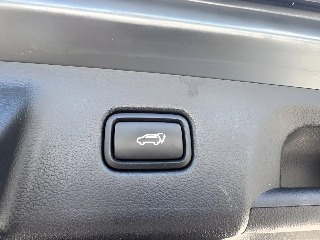 Used 2025 Gray Hyundai SEL image 32