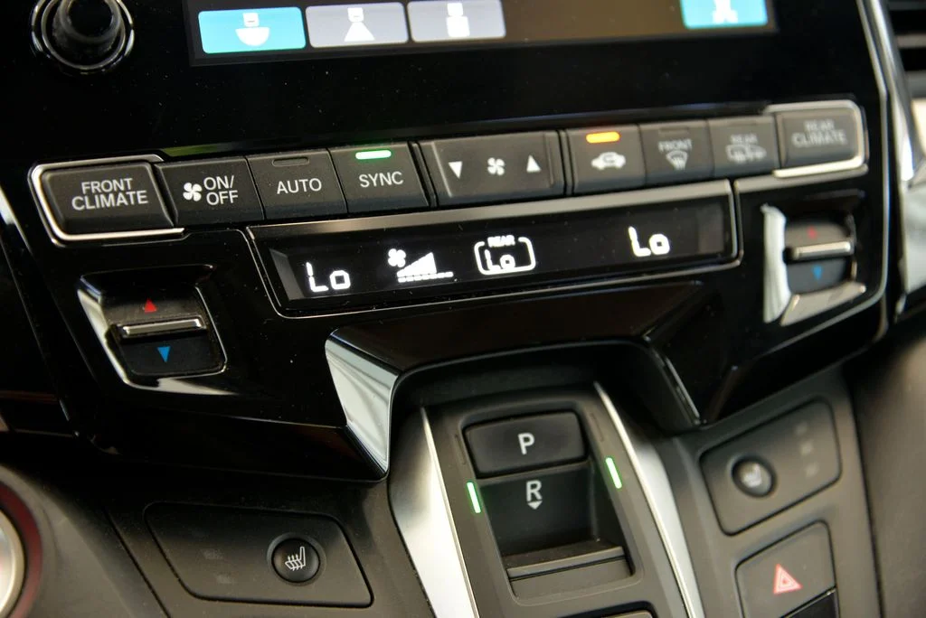 Used 2023 White Honda EX-L image 24