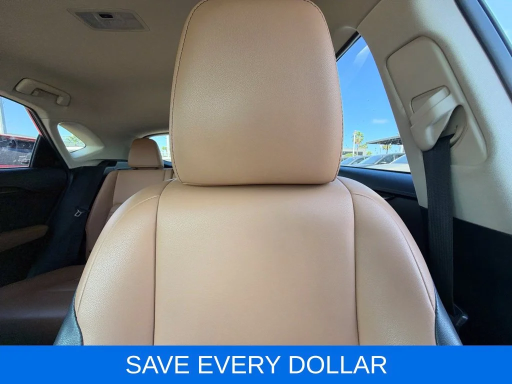 Used 2015  Lexus 200t image 11