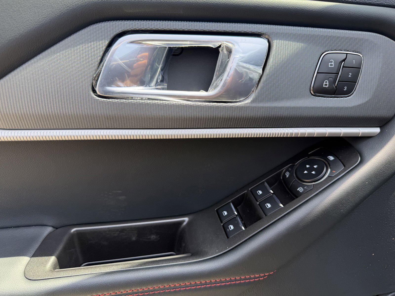 New 2026 Agate Black Metallic Ford ST-Line image 21