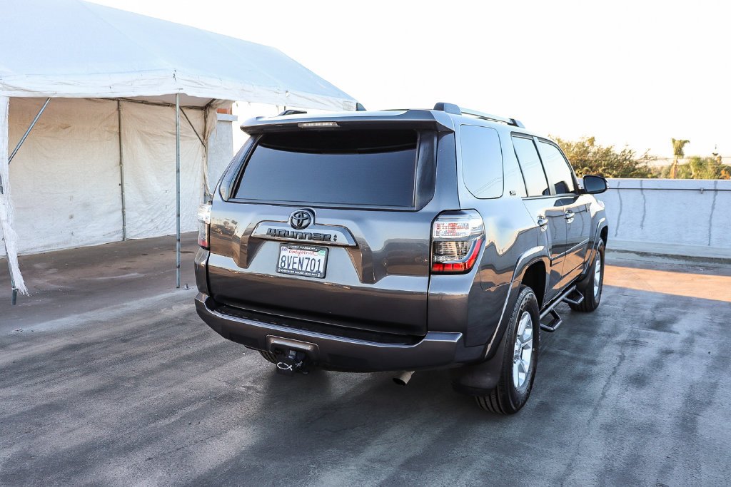 Used 2021 Magnetic Gray Metallic Toyota SR5 Premium image 9