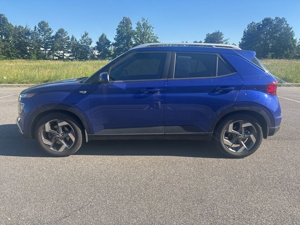 Used 2022 Blue Hyundai Limited image 4