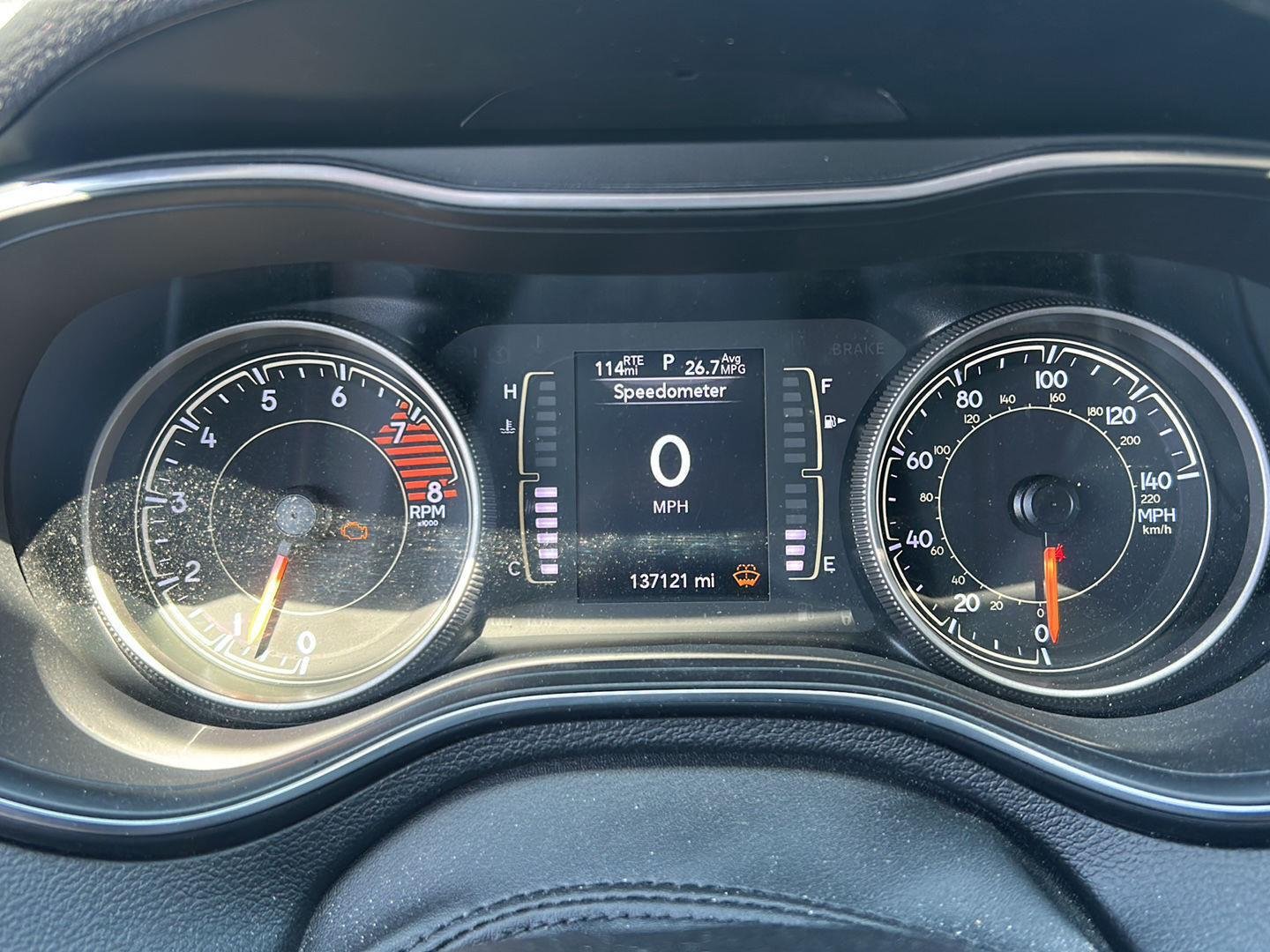 Used 2019 Granite Crystal Metallic Clearcoat Jeep Latitude Plus image 8