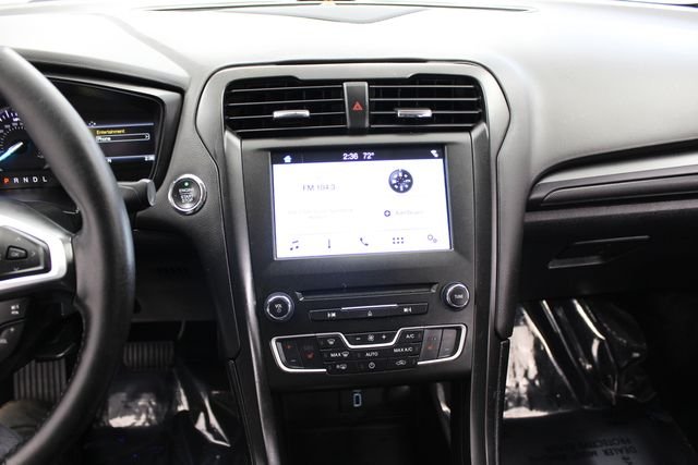 Used 2018 Shadow Black Ford SE image 22