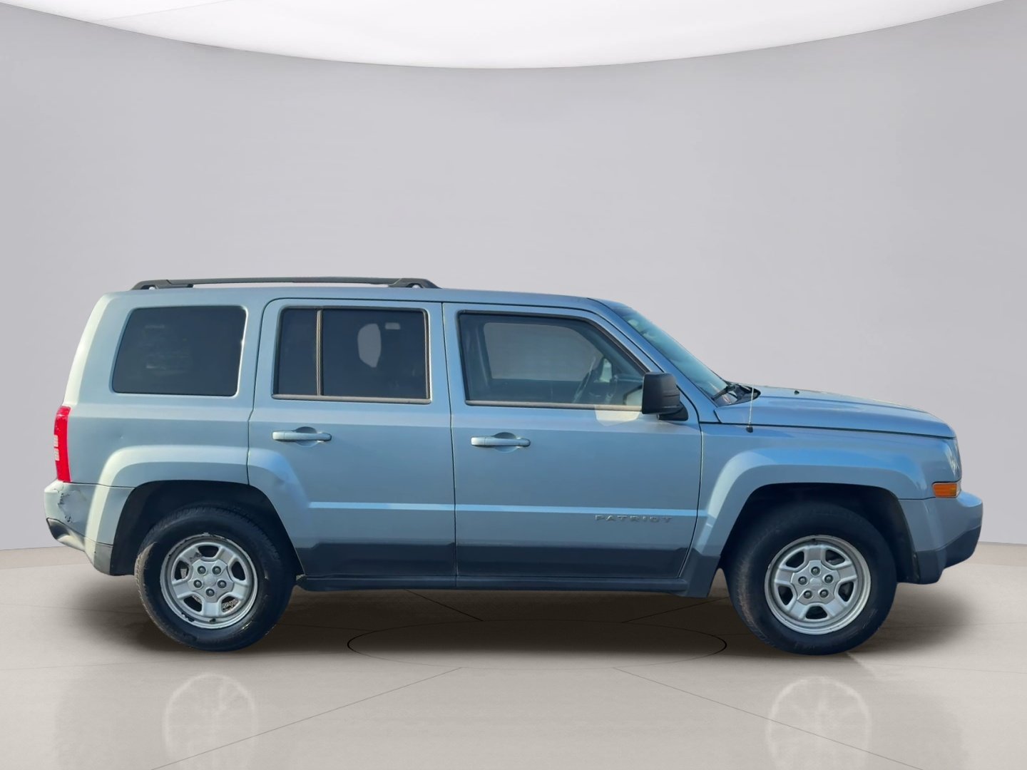 Used 2014 Blue Jeep SPORT image 6