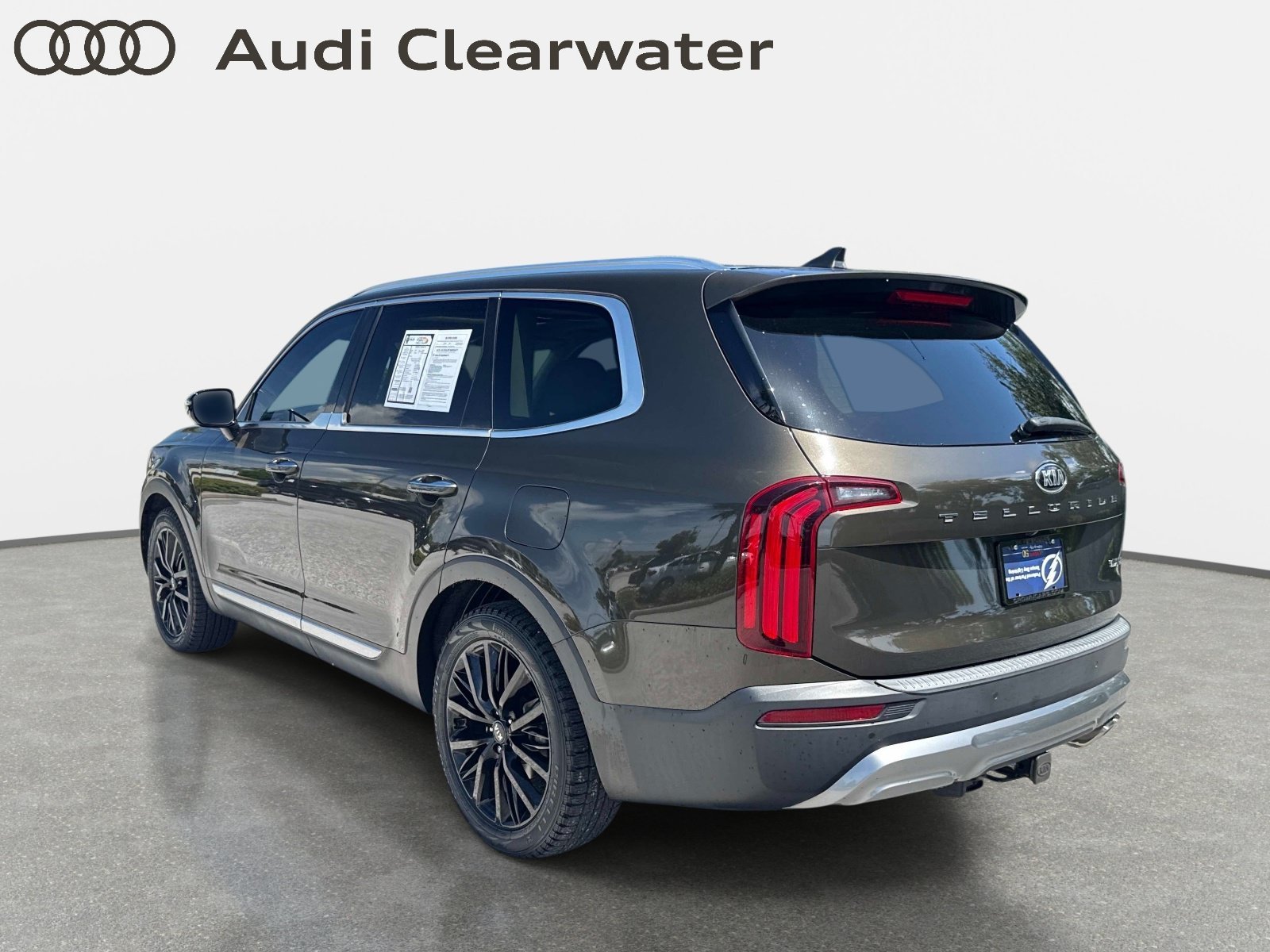 Used 2020 Dark Moss Kia SX image 3