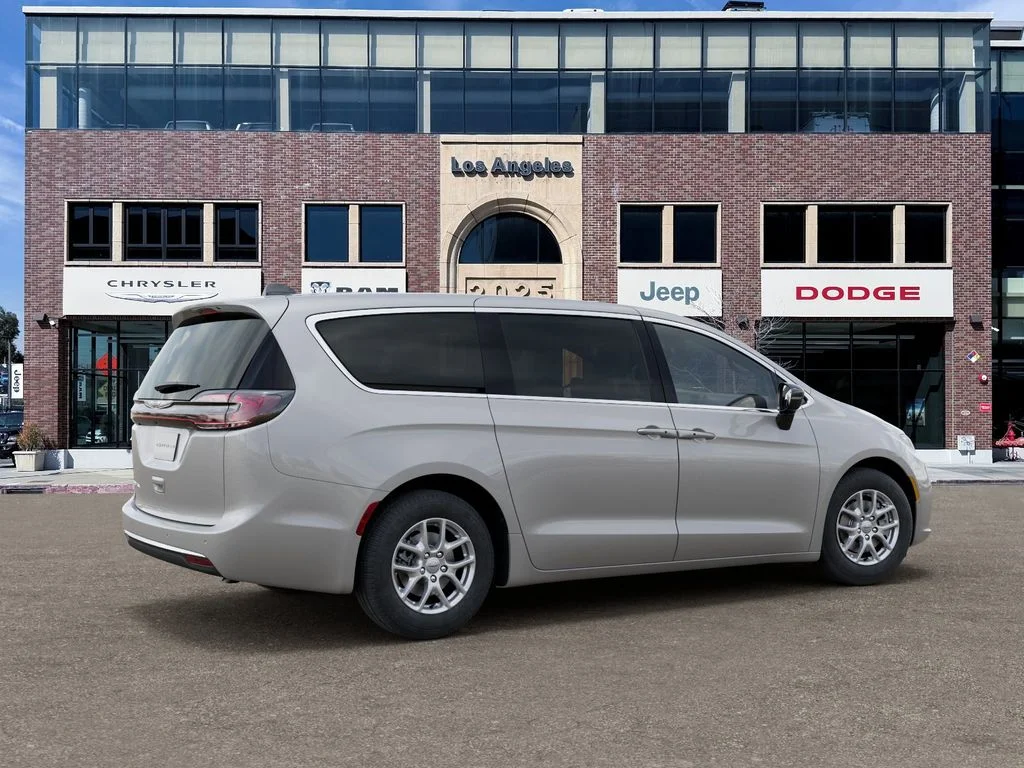 New 2026 Silver Mist Clear-Coat Exterior Paint Chrysler Select image 4